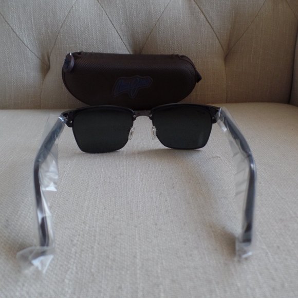 Maui Jim Kawika Gloss Black w/ Neutral Grey Lens - Picture 5 of 13